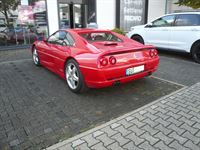 Blaupunkt Frankfurt RCM 82 DAB Retro Radio und 2-Wege Frontsystem im Ferrari F355GTS nachgerüstet.